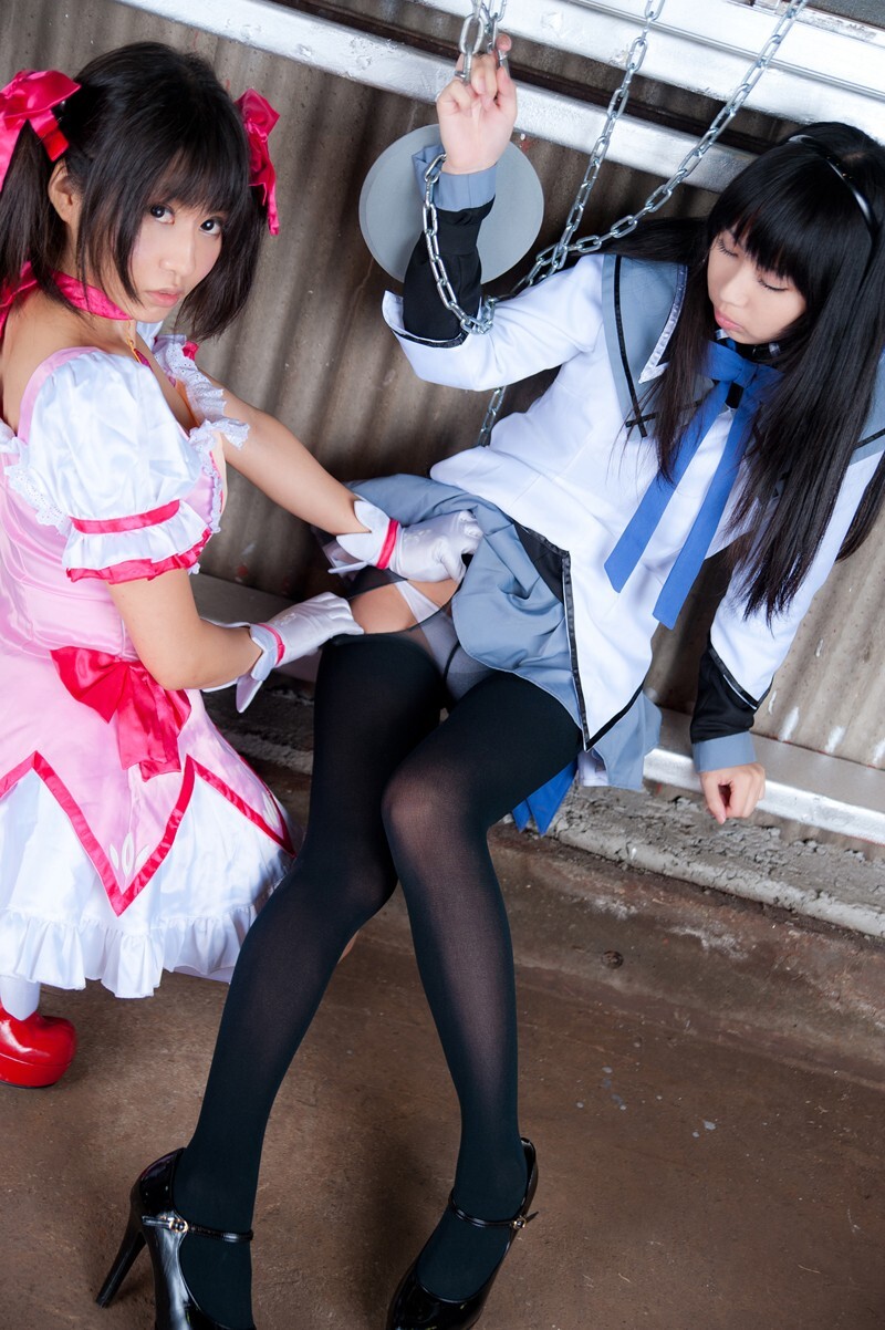 [Cosplay]   cos制服双姐妹